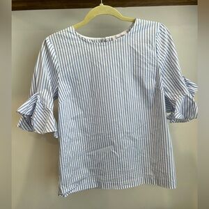 Calvin Klein Blue and White Flutter Sleeve Blouse Women’s size small